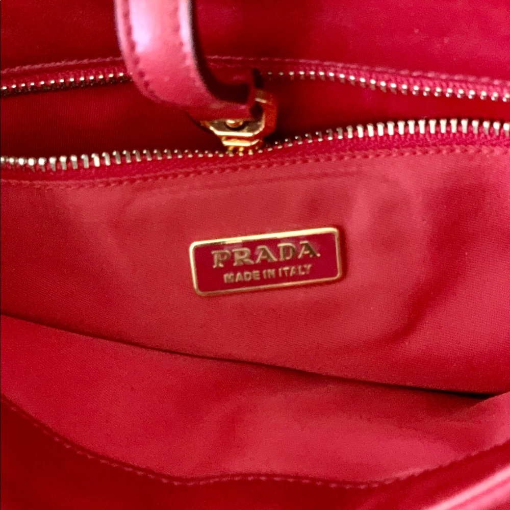 Adorable 🥰LITTLE PRADA TOMATO 🍅 RED BAG - Picture 7 of 12
